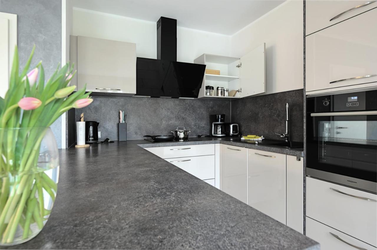 Modern Wohnen I Smart Tv I Terrasse I 2X Parkplatz I 2 Schlafzimmer I 6 Schlafplaetze 바트왼하우젠 외부 사진
